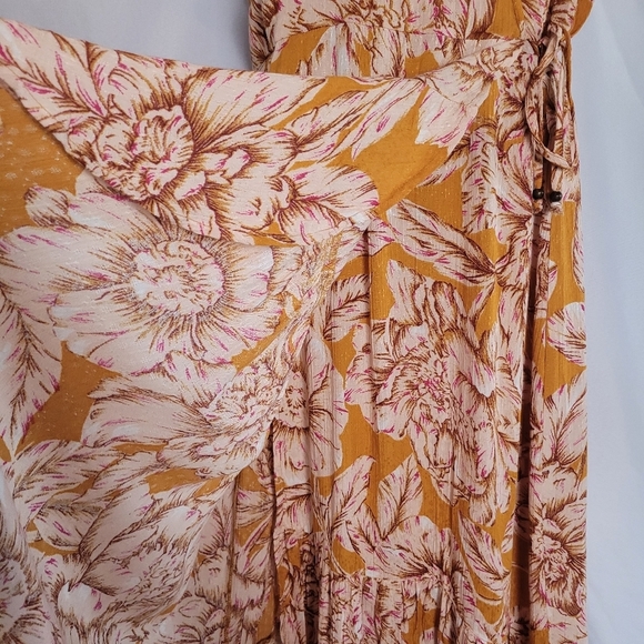 Band of the Free Heather Gold Floral Maxi Wrap Dress Women's Size Large - Picture 7 of 16